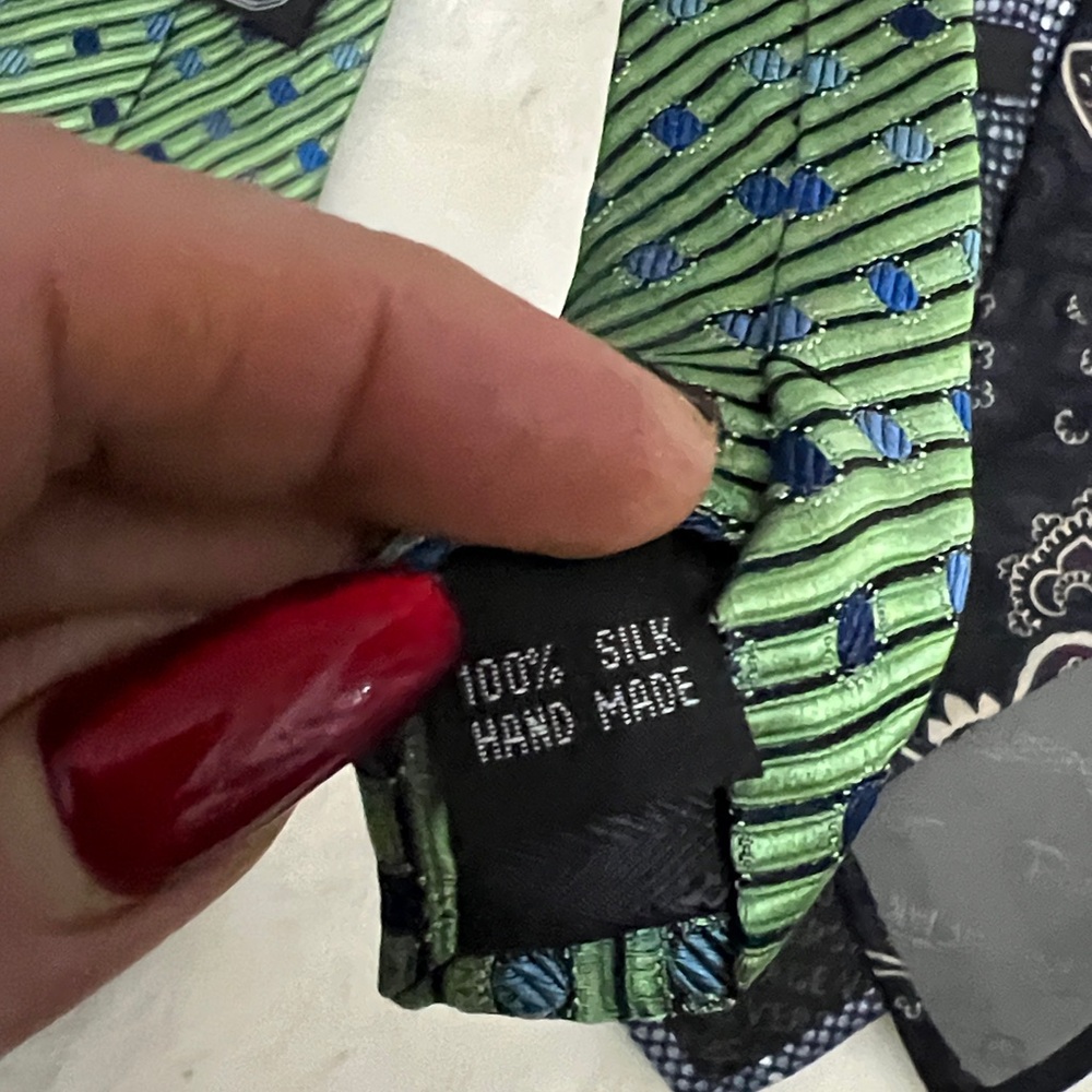 Stylish bundle of 5 :/100 SILK Men's Tie Collection - Picture 5 of 6